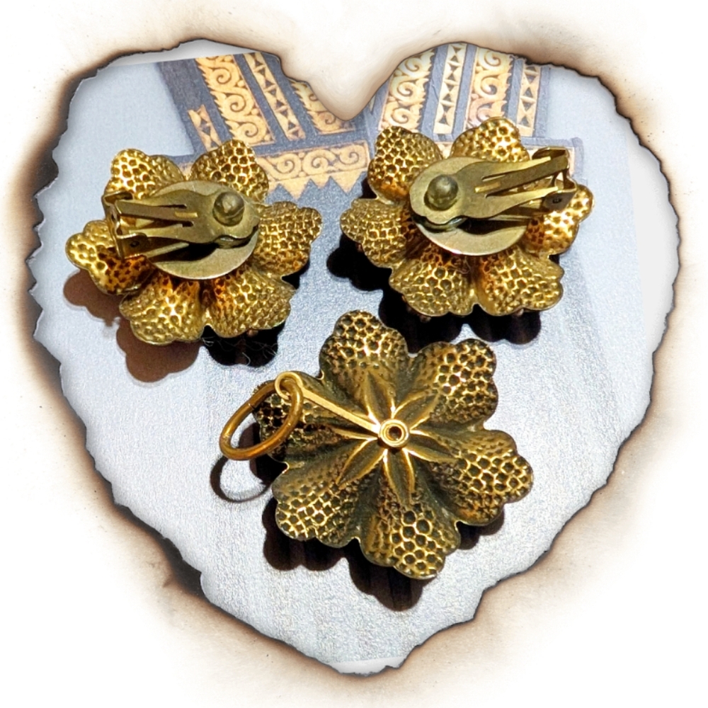 Vintage Miriam Haskell Demi Parure Floral Earrings and Pendant - Picture 4 of 7